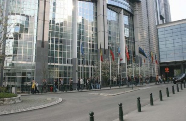 Conflict la Parlamentul European. Bodu solicită înlăturarea unui lider parlamentar britanic